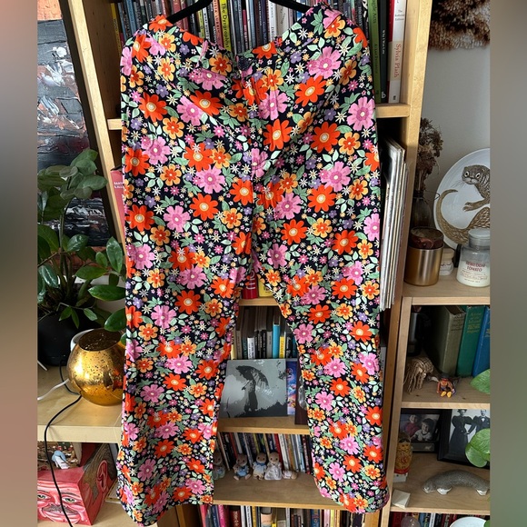 Collectif Pants - Floral flare high-waisted trousers